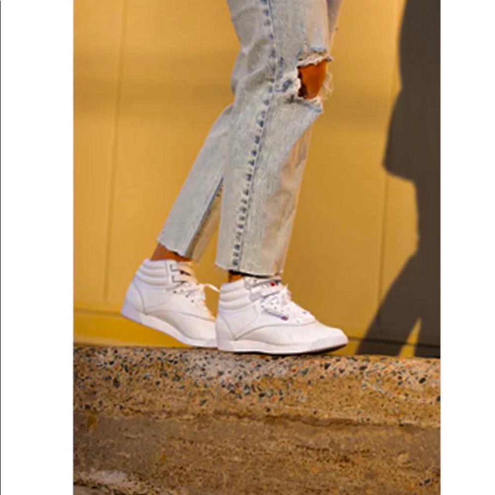 Reebok White mid sneaker
